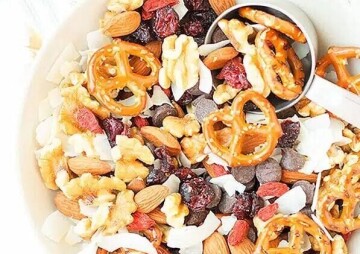Teen DIY Snack-Mix Mixer