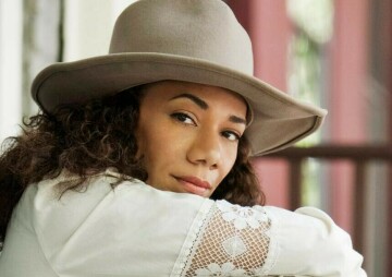  American Blues and Soul Singer Martha Redbone at WICA